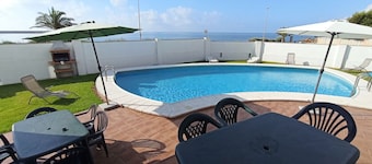 VILLA AVE PISCINE PRIVE 9 PERS. 20 M. PLAGE