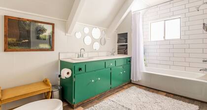 Hodge Podge Lodge · Quaint Cabin in Serene Lakes - Close to Skiing!