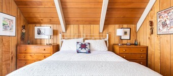 Hodge Podge Lodge · Quaint Cabin in Serene Lakes - Close to Skiing!
