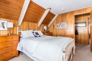 Strykejern/-brett, reiseseng for barn, wi-fi og sengetøy