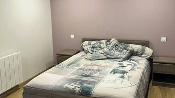 2 habitaciones, escritorio, cuna de viaje y wifi gratis