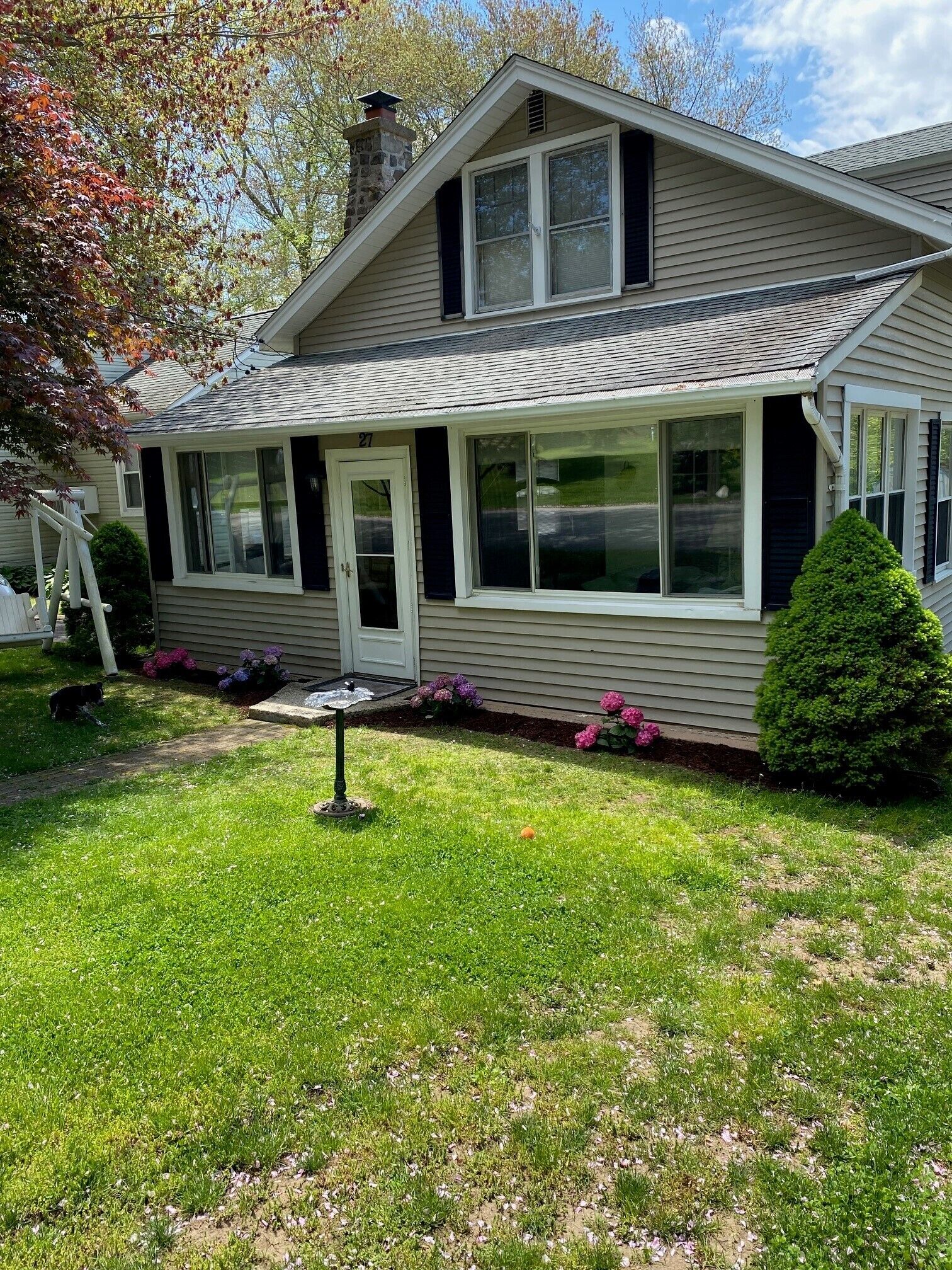 Cozy beach house walking distance to private beach