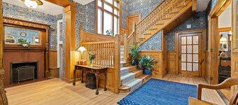 Flora House a Modern Bed & Breakfast