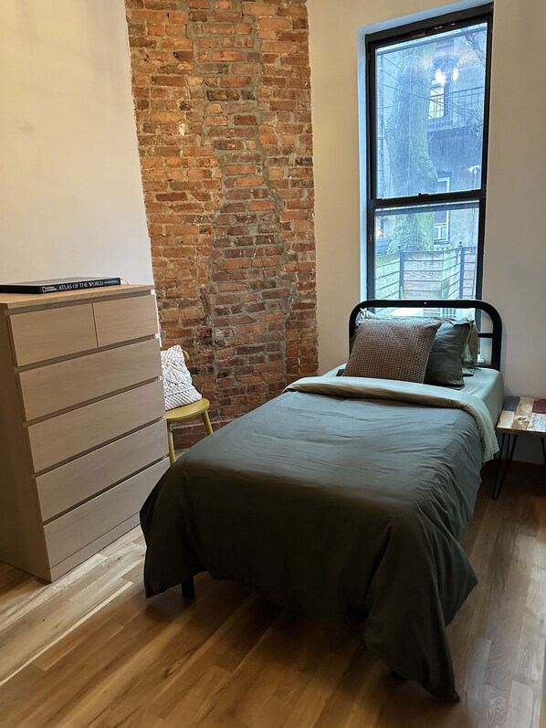 3 habitaciones y ropa de cama