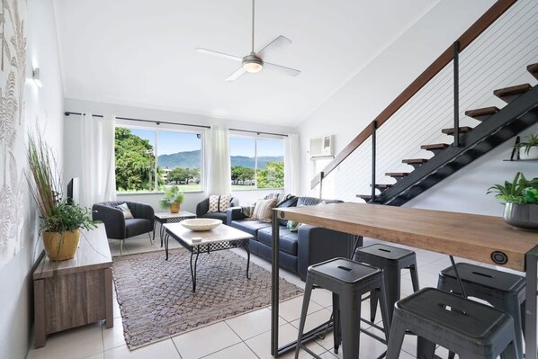 Interior - Leumeah - Charming City Retreat with Sunset Views & Pool Near Esplanade (Cairns North)