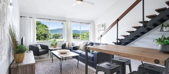 Leumeah - Charming City Retreat with Sunset Views & Pool Near Esplanade