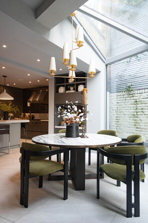 تناول الطعام