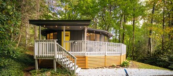 Modern Cabin with Firepit near Boone/Blowing Rock/Ski Slopes/Wineries/App State