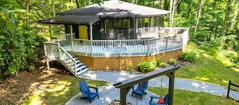 Round Cabin with Firepit near Boone/Blowing Rock/Banner Elk/Ski Slopes/App State