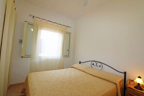 2 bedrooms, iron/ironing board - Myrtle House1318 (Torre Pali)