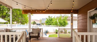 Charming home walking distance from downtown Kanab, w/King Suite