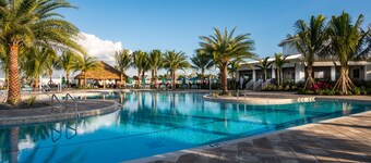 Cozy Modern Sunny Haven w. 5 Star Amenities