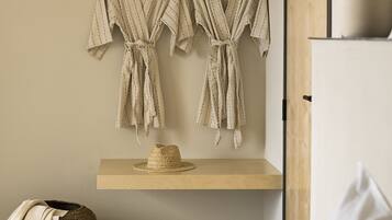 Premium bedding, pillowtop beds, minibar, blackout drapes