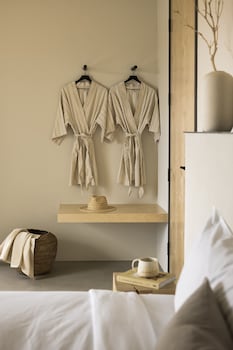 Premium bedding, pillowtop beds, minibar, blackout drapes at Drift Palm Springs, a Member of Design Hotels