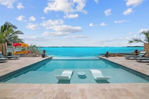 Piscine extérieure, piscine chauffée