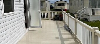 M672 - 6 Berth Luxury Lodge with veranda