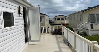 M672 - 6 Berth Luxury Lodge with veranda
