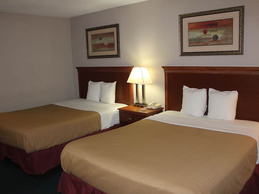 Escritorio y espacio para trabajar con laptop