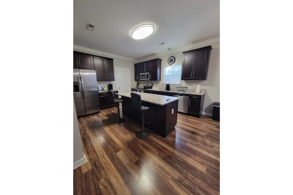 Kylskåp, mikrovågsugn, ugn och diskmaskin