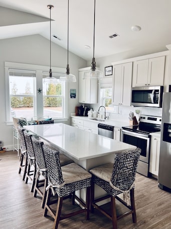 Fridge, microwave, oven, stovetop. Luxury Oceanside Corolla Condo, Pool, No Stairs