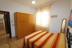 6 habitaciones y tabla de planchar con plancha 