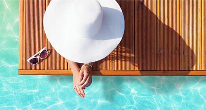 Villa Malaya sea view, with depandance, two pools for 18 people