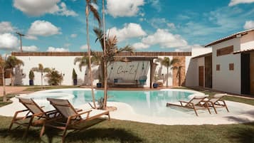 2 outdoor pools