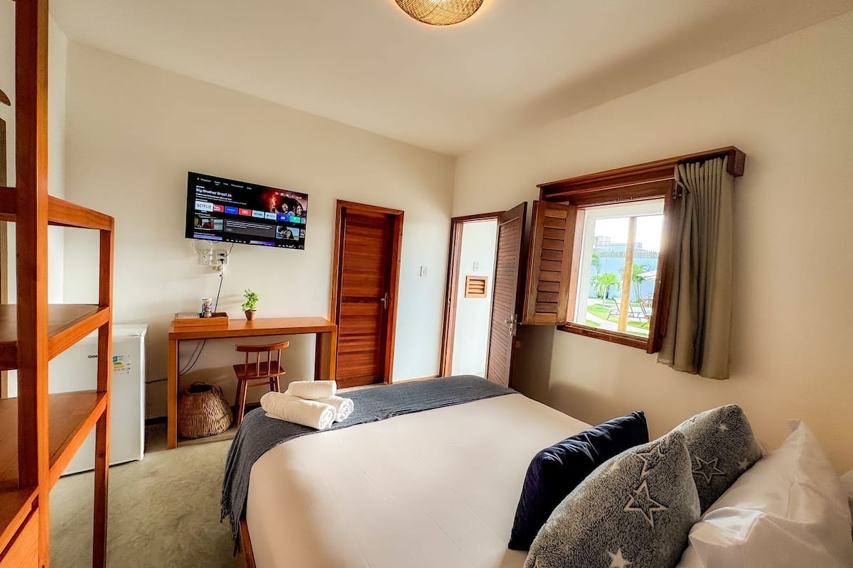 經典雙人房 | 書桌、筆電工作空間、免費無線上網