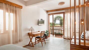 مكتب ومساحة عمل للكمبيوتر المحمول وواي فاي مجانًا