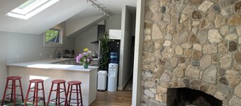 Bright Modern Secluded Vermont Home: Trout Pond + Trails, 5 Mins to Williamstown