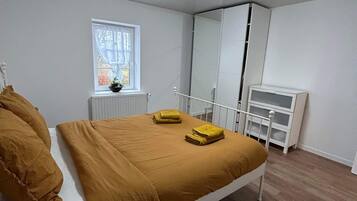 3 bedrooms, WiFi, bed sheets