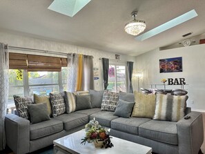 Smart TV, video games