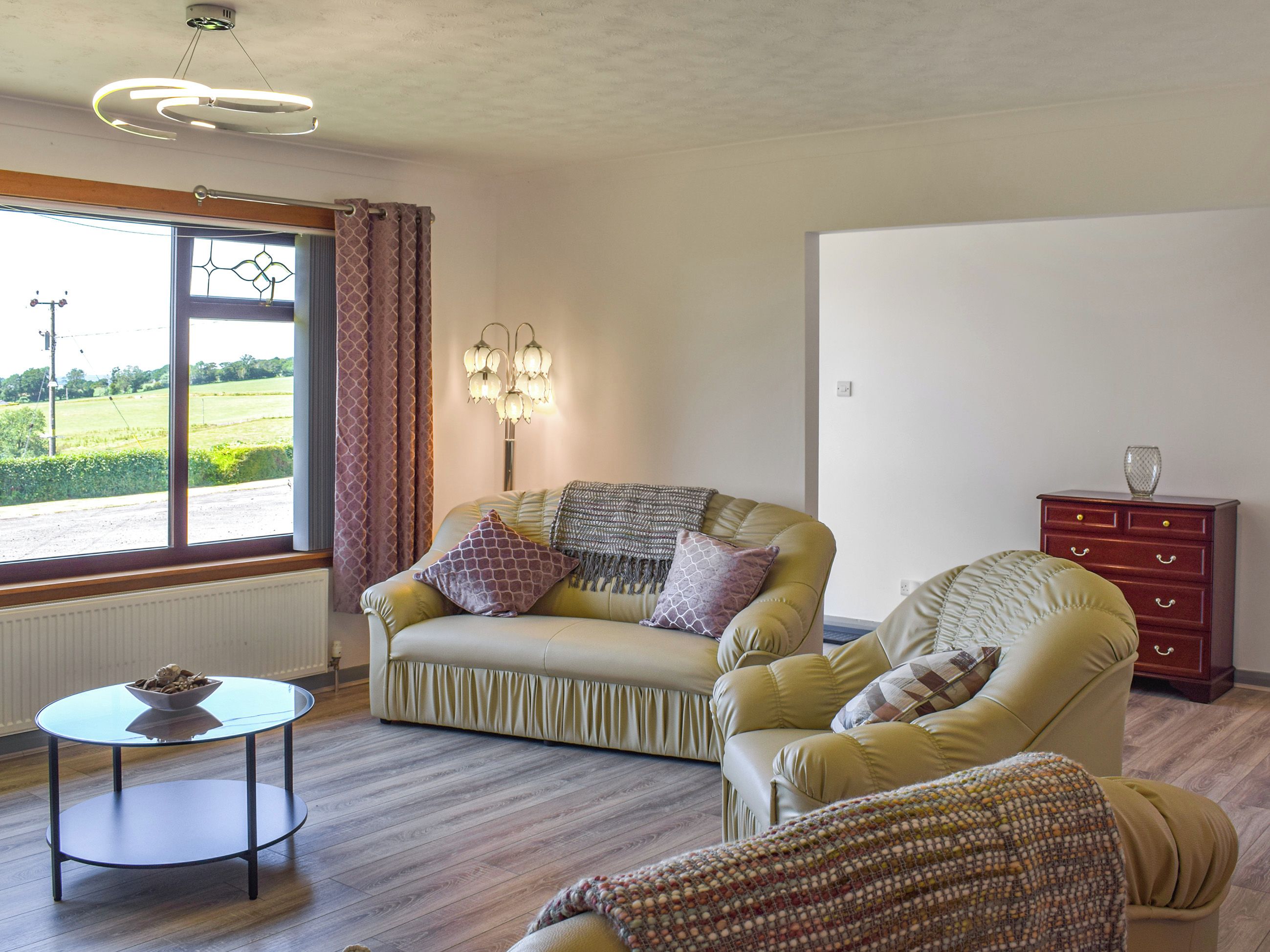 3 Bedroom Accommodation In New Cumnock - Ayrshire
