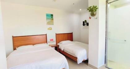 Yuehai Holiday Hotel