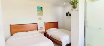 Yuehai Holiday Hotel