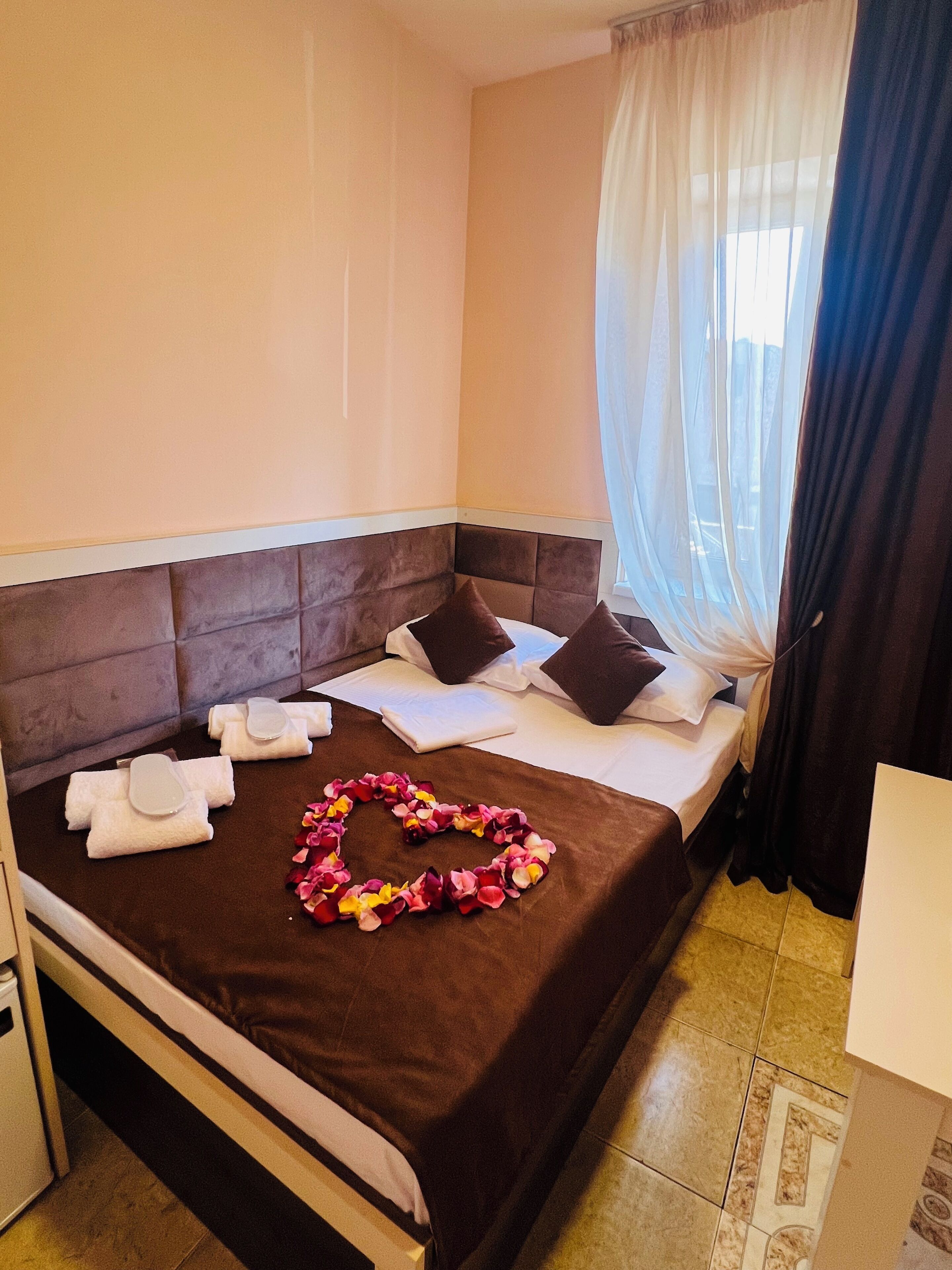 standard double room | desk, blackout curtains, iron/ironing board, free wifi