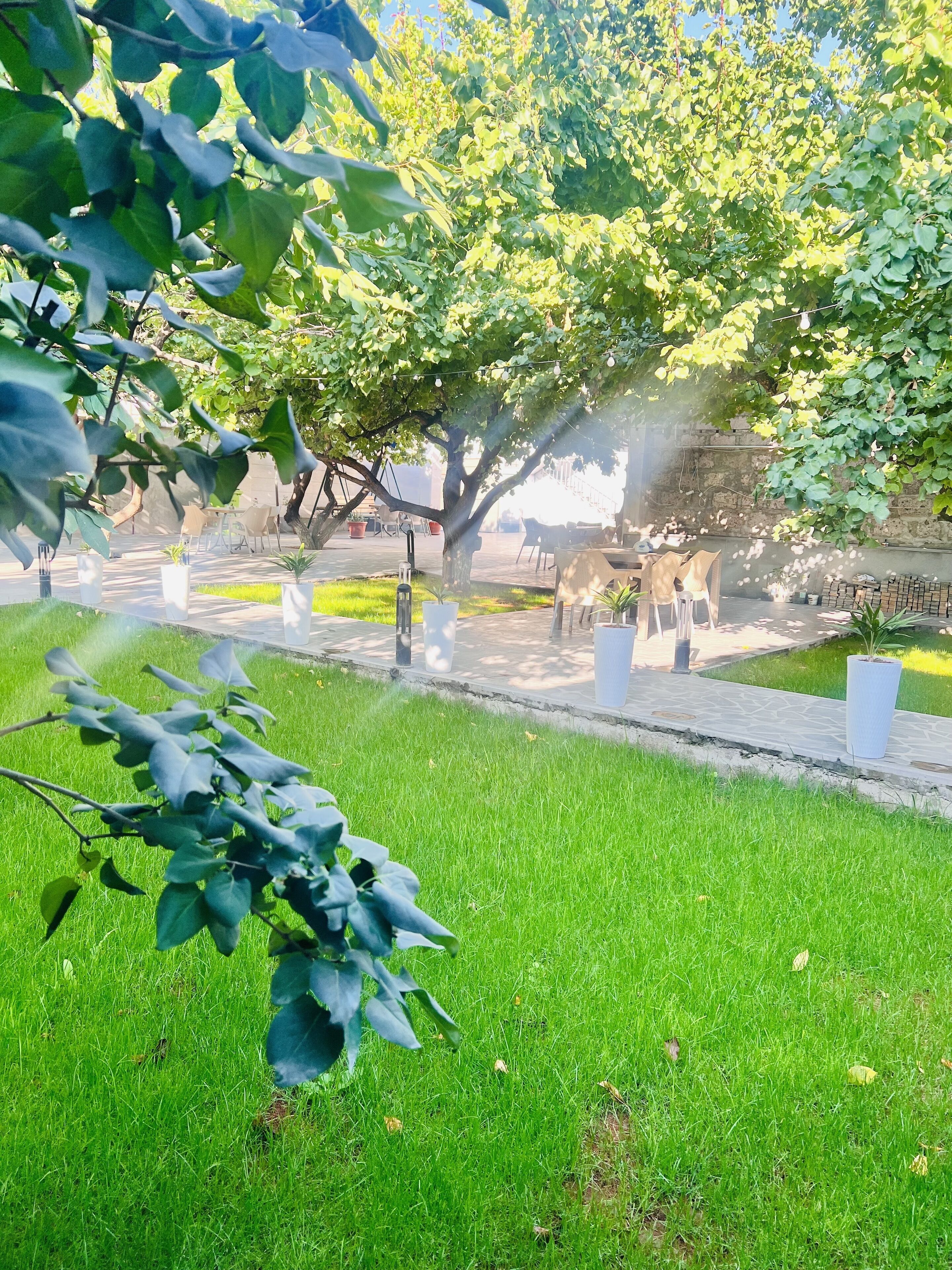 40-inch flat-screen tv with digital channels, tv