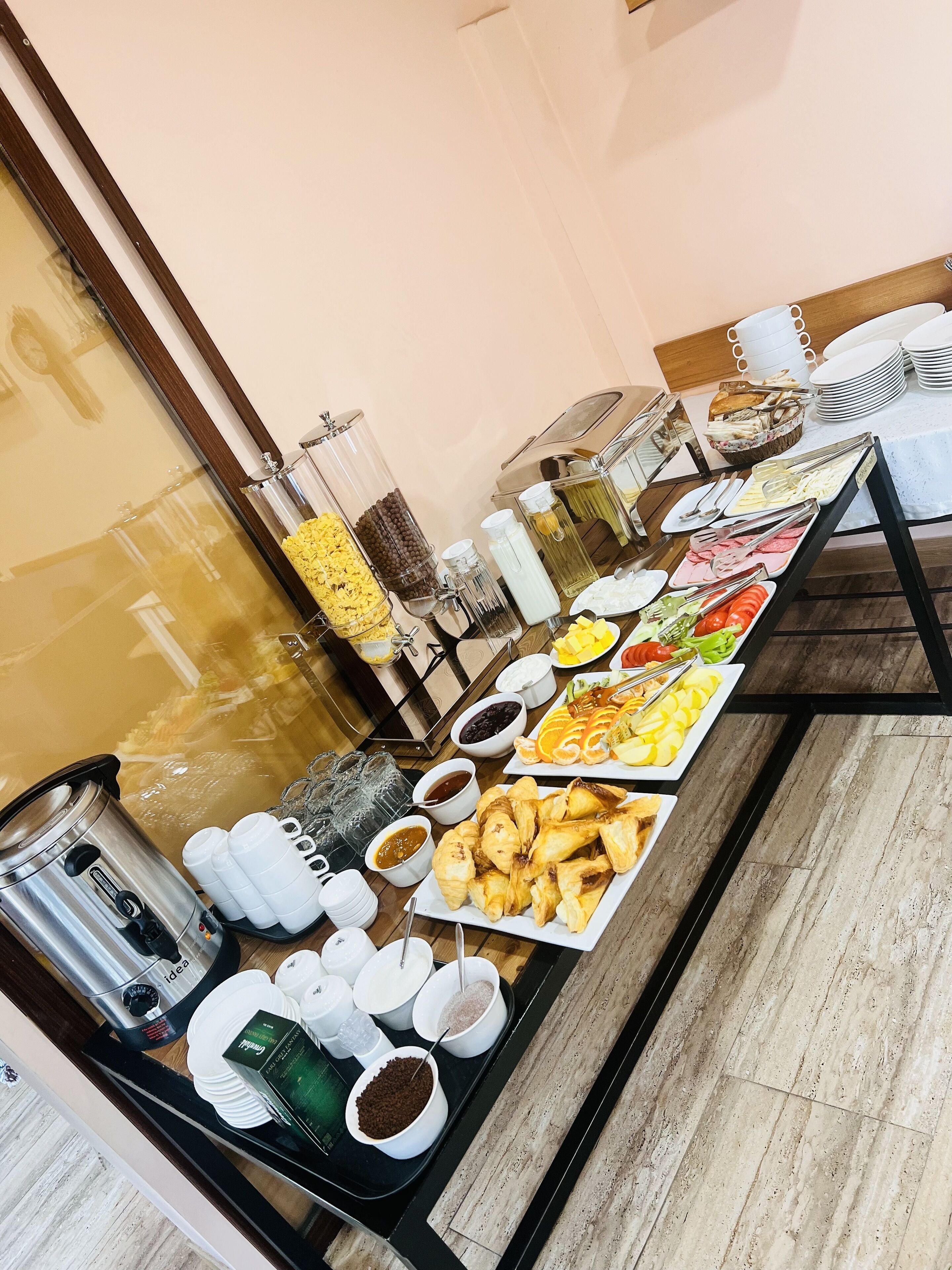 daily buffet breakfast (usd 10 per person)