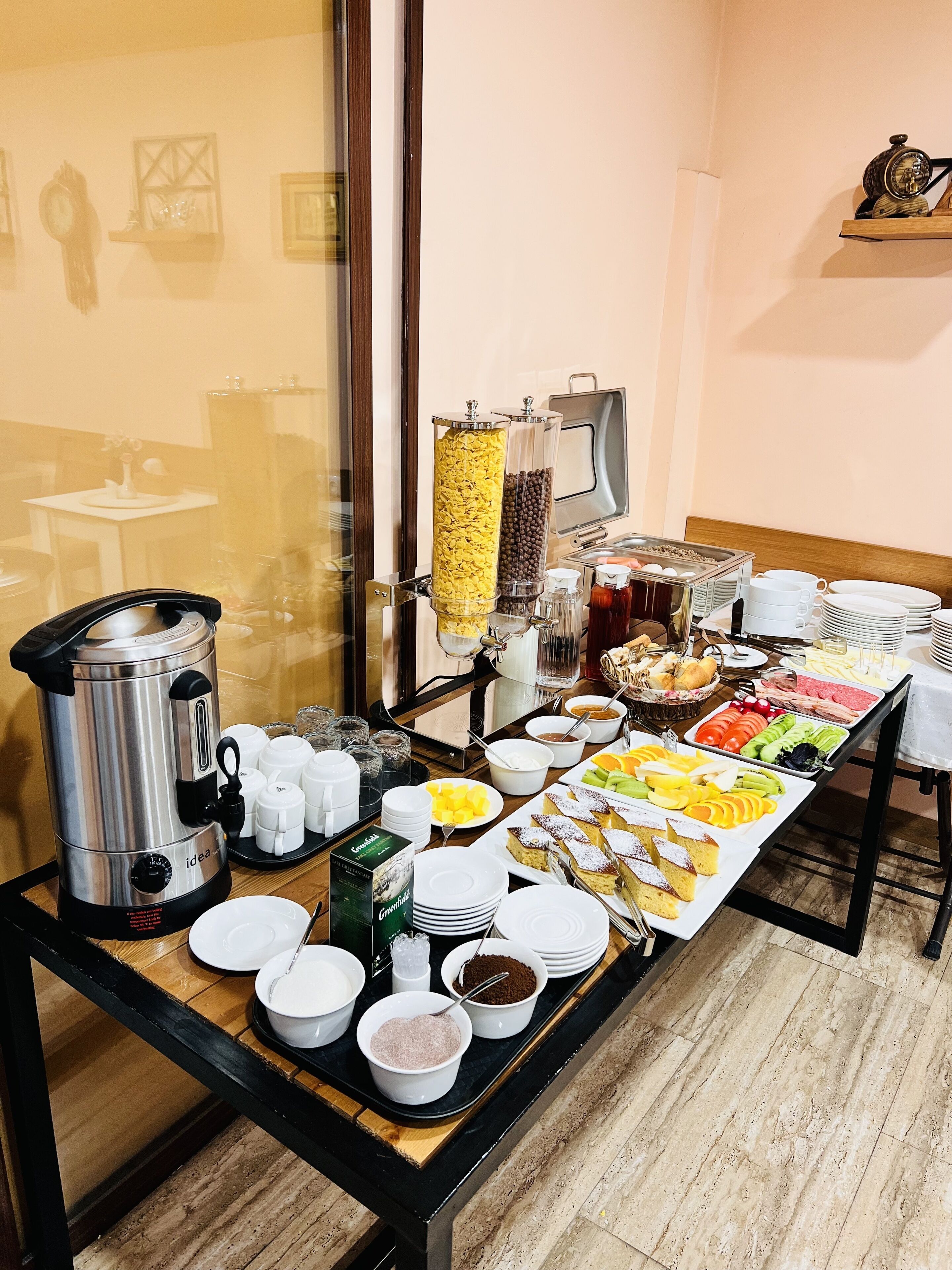 daily buffet breakfast (usd 10 per person)