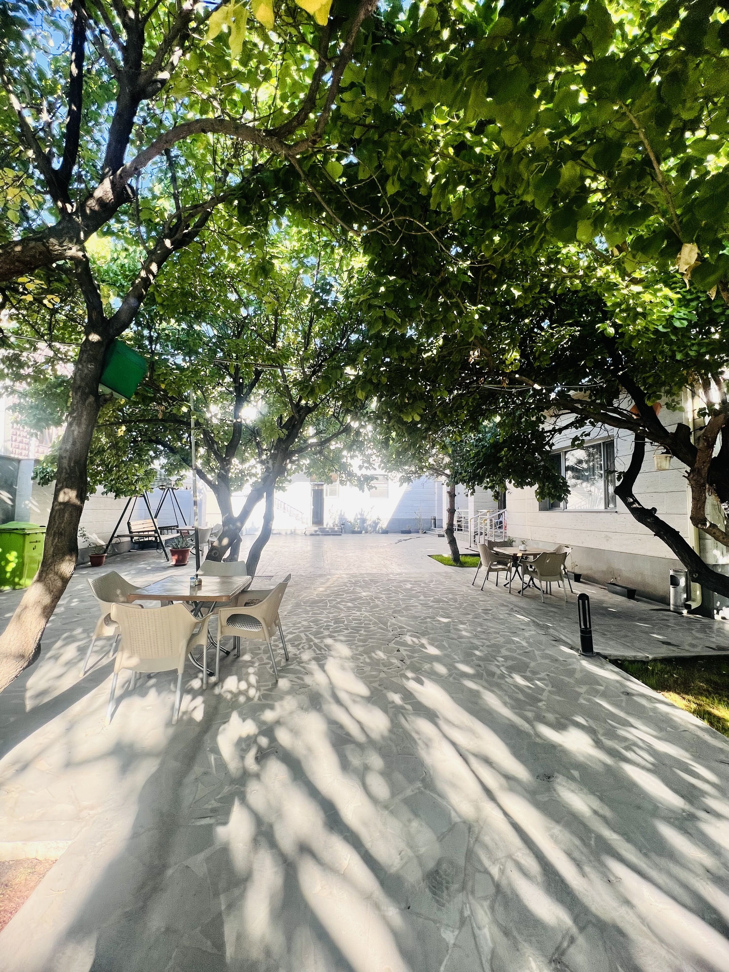 40-inch flat-screen tv with digital channels, tv