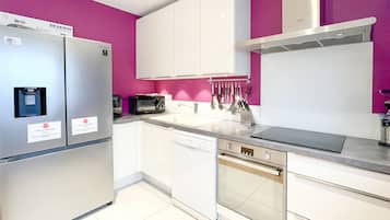 Réfrigérateur, micro-ondes, four, lave-vaisselle