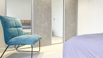 3 bedrooms, iron/ironing board, free WiFi, bed sheets