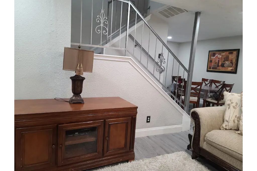 Exquisite Home with Free Parking