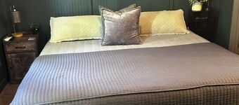 Fox’s Den Close to Town! Perfect for fishermen and Albertville Sand Mtn park