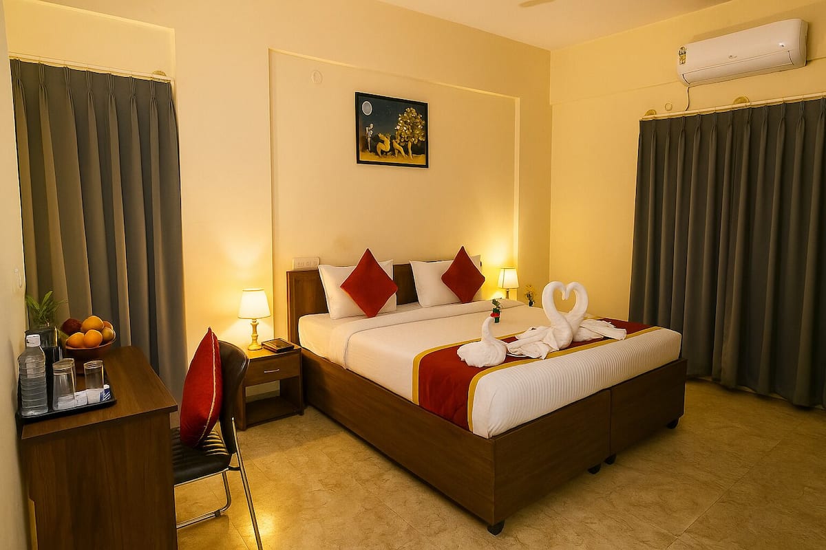Deluxe Room | Premium bedding, down duvets, individually furnished, desk