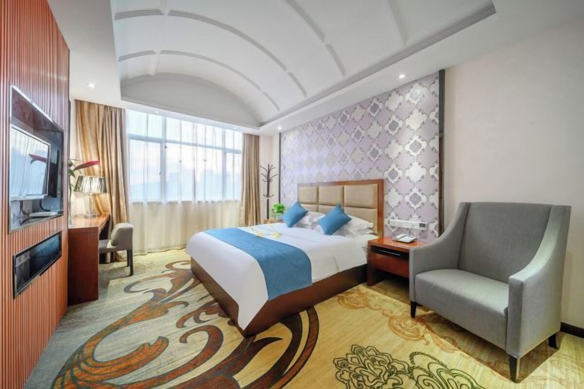 Minibar, blackout curtains, bed sheets