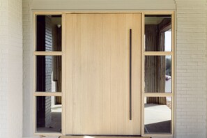 Exterior - Tangerine Motel (Crawford)