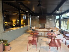 Bar (en la propiedad)