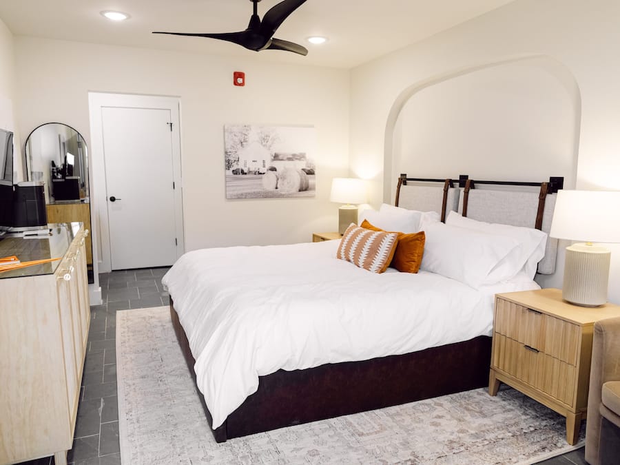 Deluxe Room | Egyptian cotton sheets, premium bedding, down comforters