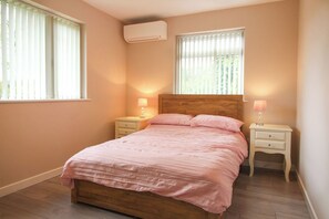 2 bedrooms, free WiFi, bed sheets - 2 bedroom accommodation in Bodmin (Bodmin)